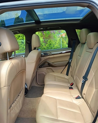 Porsche Cayenne cena 113160 przebieg: 136210, rok produkcji 2011 z Żerków małe 326